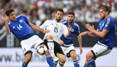 Geen basisplaats voor Younes bij Duitsland