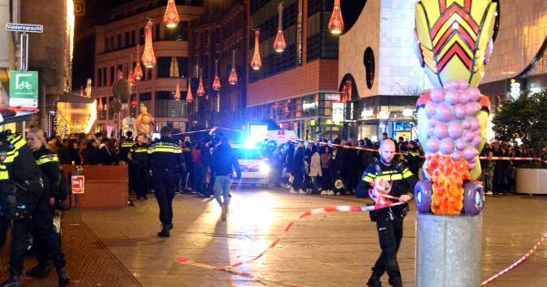 Mensen ter plekke hebben geen steekincident gezien dat komt uit onderstaand artikel nog maar eens naar voren. .