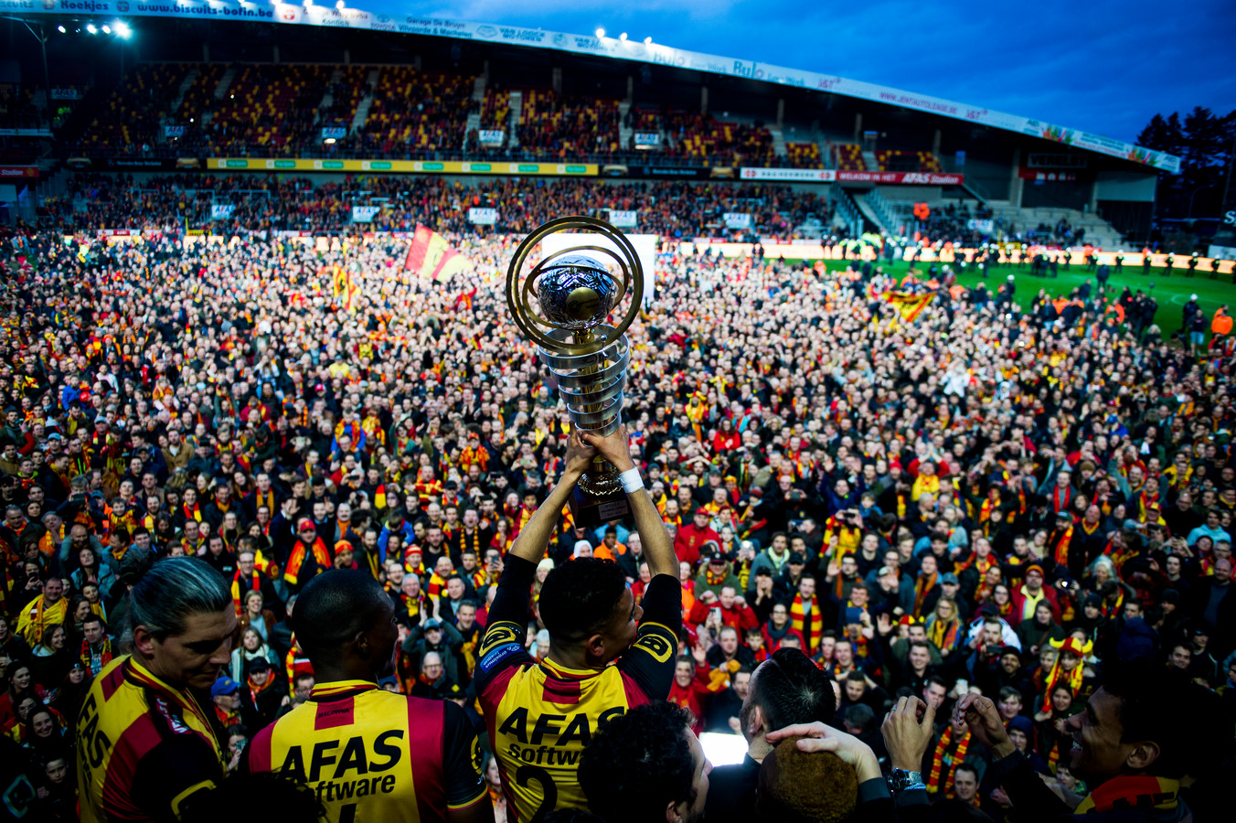 Arjan Swinkels dwingt met KV Mechelen promotie af | Foto | bd.nl