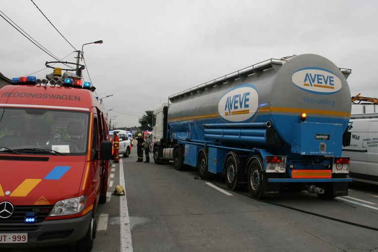 Vrouw Belandt Onder Vrachtwagen Bij Oversteken Sint Niklaas In