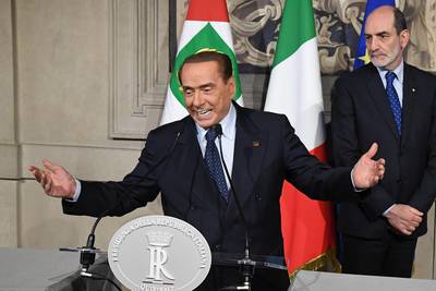 Berlusconi mag de politiek weer in na besluit rechter