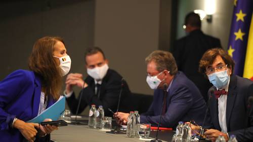Pas volgende week Veiligheidsraad ondanks stijgende coronacijfers: “Geen nieuwe maatregelen bij elke kink in de curve”