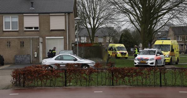 Hulpdiensten rukken uit naar Kievit in Oss na melding schietincident.