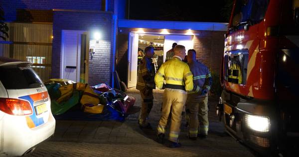 Fles ethanol ontploft in handen van bewoner uit Nieuwkuijk, twee slachtoffers - BD.nl