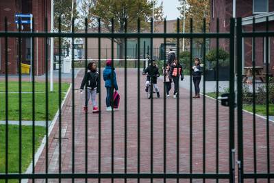 ‘Tekort aan 10.000 plekken voor asielzoekers dreigt’