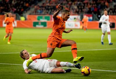 Voetbalsters Van de Sanden en Dekker terug bij Oranje