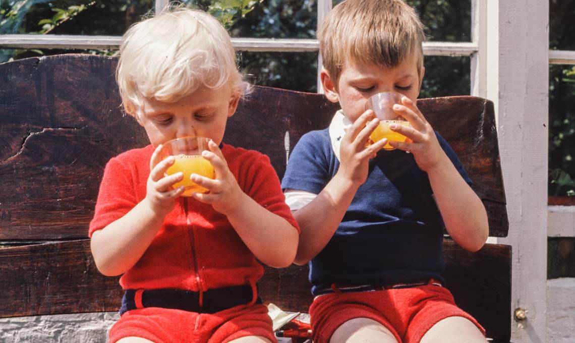 Van priklimonade tot spoetnik: herken je deze drankjes van vroeger nog?