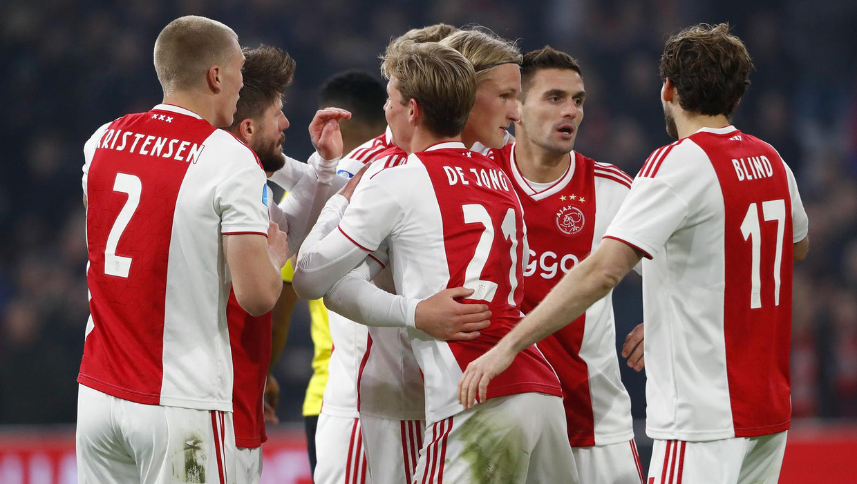 Ajax Tankt Tegen Vvv Weer Vertrouwen Het Parool