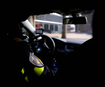 Bewoners betrappen dief in slaapkamer en vluchtend op schutting