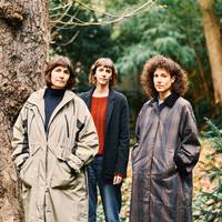 ‘Soms is het gewoon supersaai om dagenlang alleen te zijn met een baby’: drie schrijvers over liefde, spijt en schuld bij moeders