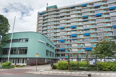 Senioren Vondelflat prikken weer vrolijk vorkje na einde maaltijdrel