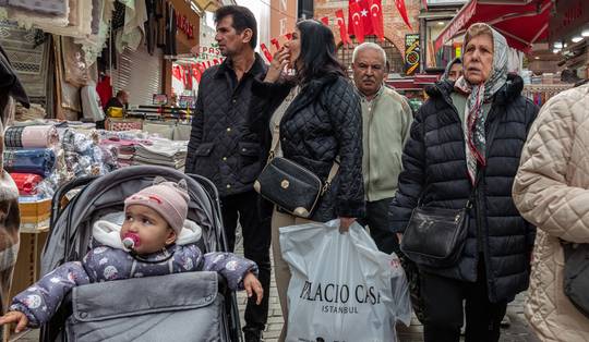 ‘Grote gezinnen, dat kan helemaal niet met deze economische crisis’: waarom Erdogans familiedroom faalt