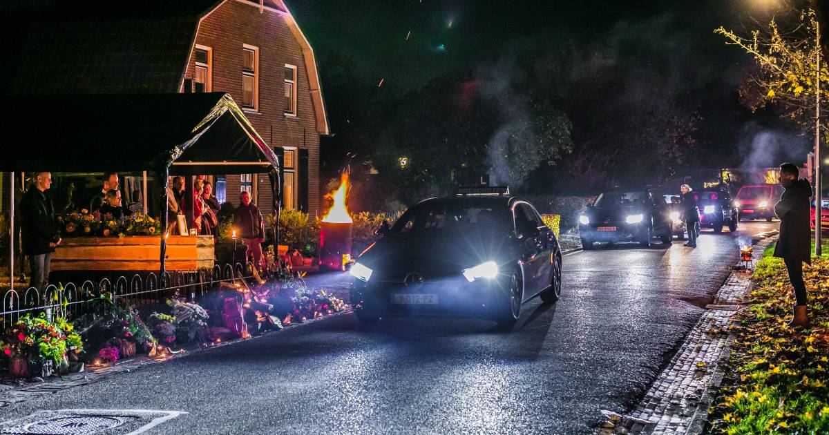 Bijzonder afscheid van melkboer Wout in Hurwenen, met de auto langs zijn kist in de voortuin aan de 