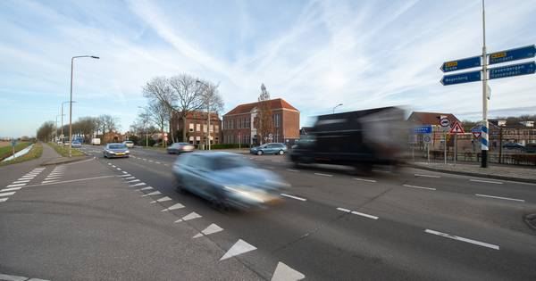 Vragen over dit gevaarlijke kruispunt in Langeweg