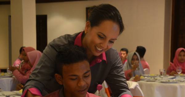 Oud-Ommense Jill Jurgens: 'Heel Lombok is in rouw' - De Stentor