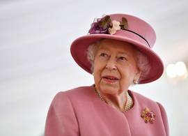 Heb je dit bekritiseerde standbeeld van koningin Elizabeth gezien? 