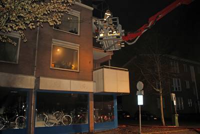 Personeel café haalt ouderen uit flat bij brand in Ede