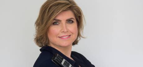 Daphne Baalt Van Bos Strohaar En Anouk Rillend Uit De Kleren Showbytes Ad Nl