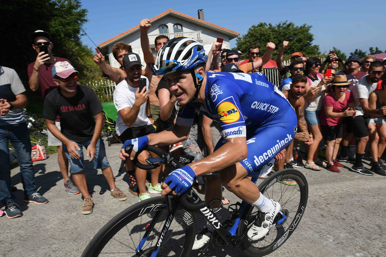 Negentien jaar, en Remco Evenepoel rijdt de concurrentie ...