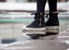 Zó maak je je katoenen schoenen waterdicht