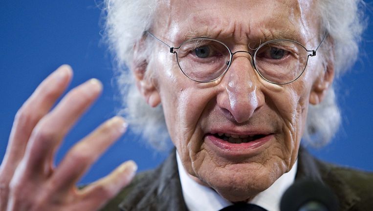 Mulisch getroffen door beroerte tijdens schrijven van De ...