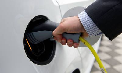 Advies aan kabinet om miljarden te besteden aan elektrische auto’s