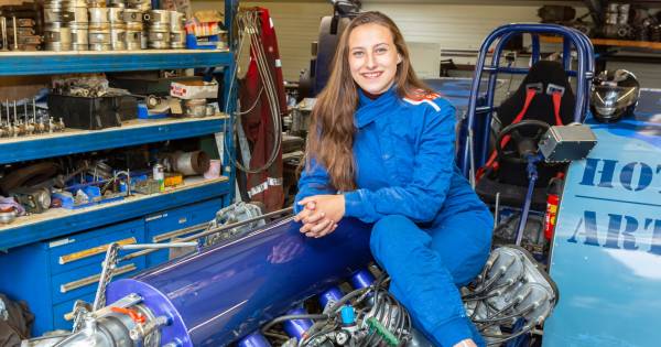Kyra (19) is bezeten van de tractor | Jong in... - BN DeStem