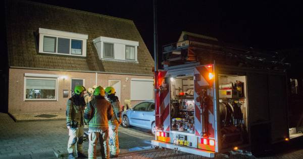 Vaatwasser vliegt in de brand in Stavenisse, vier mensen naar het ziekenhuis