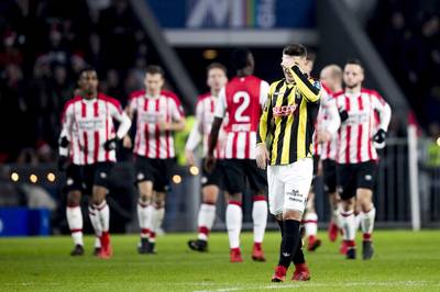 Vitesse zakt naar de grauwe middenmoot van de eredivisie