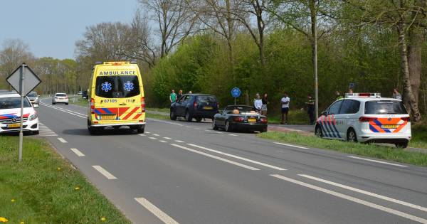 Kettingbotsing met drie auto’s in Putten: ‘jong meisje’ gewond.