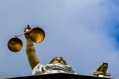 Veenendaler die zijn vrouw een mes op de keel zette blijft in de cel