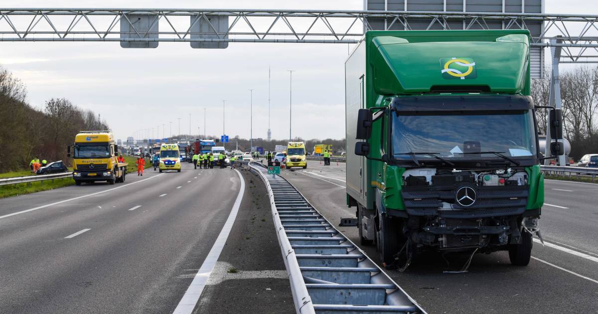 Vrachtwa­gen­chauf­feur die betrokken was bij dodelijk ongeluk op A2 op vrije voeten .